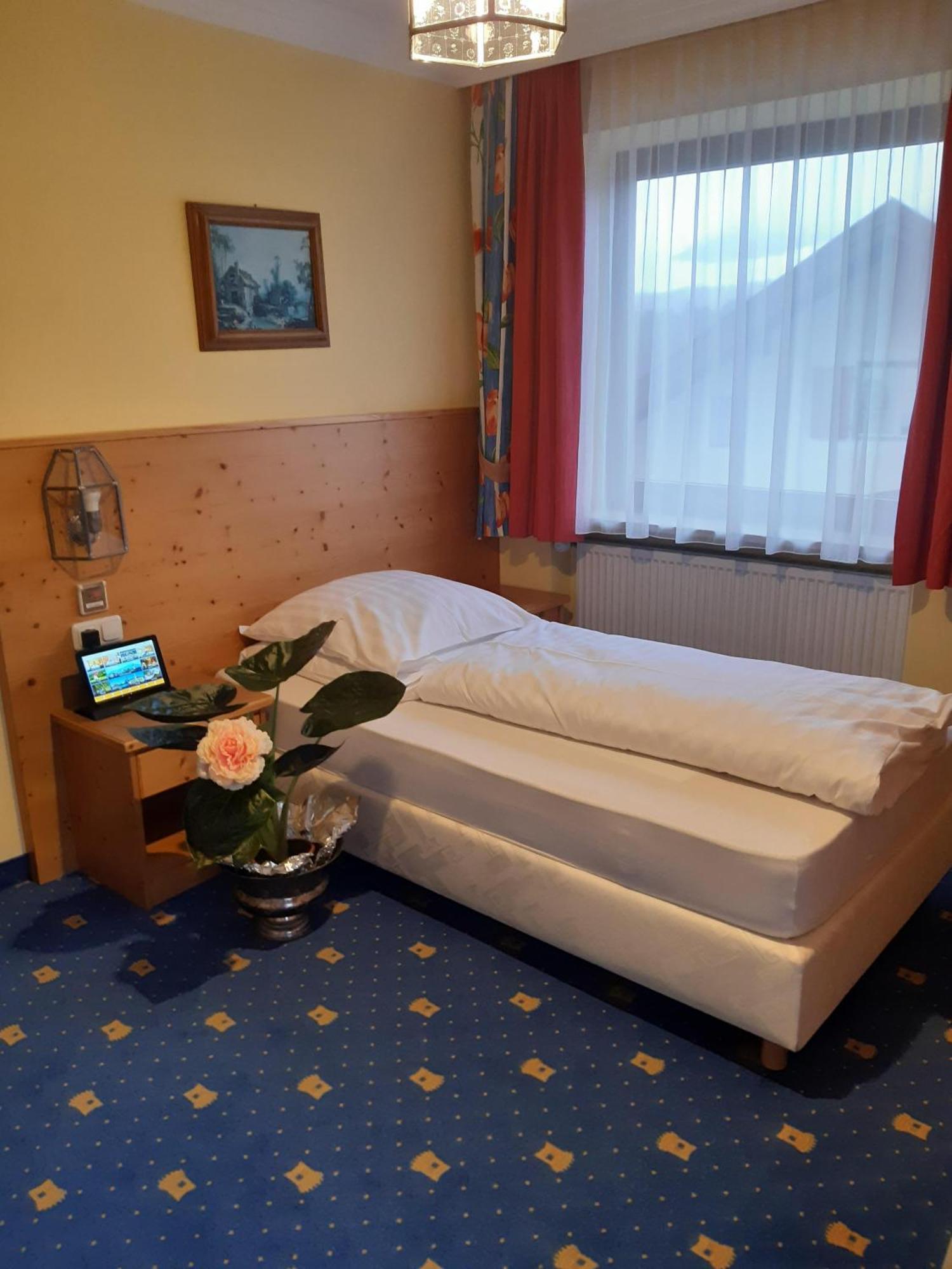 Kurhotel Schlossberghof Marzoll 바트라이셴할 외부 사진